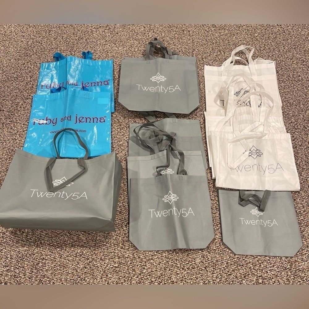20 reusable boutique bags/totes